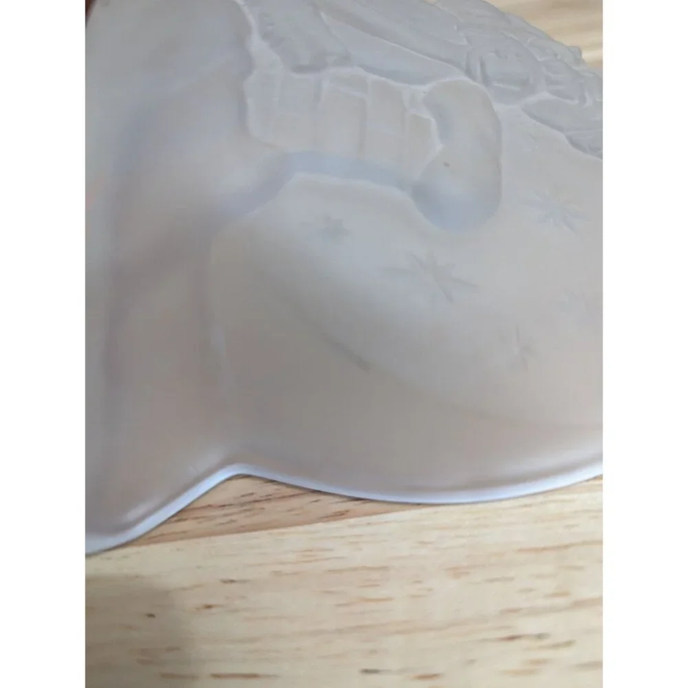 Luminarc France for Avon St Nicholas Santa frosted glass tealight‎ decor 5 inch